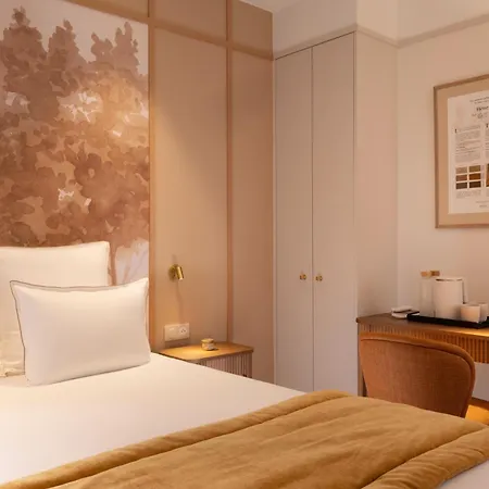 Hotel Le Cardinal Paris Exterior photo